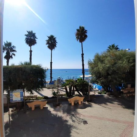 Finestre Sul Mare Villa San Lorenzo al Mare Room photo